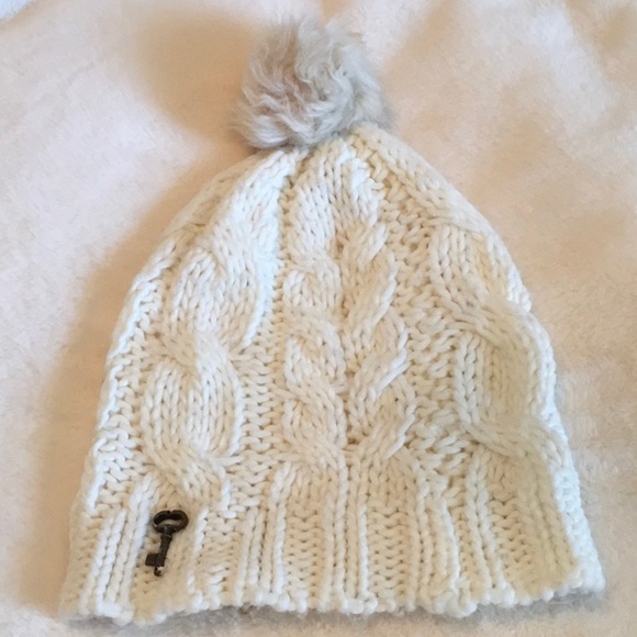 FOSSIL Knit Beanie - Picture 1 of 3